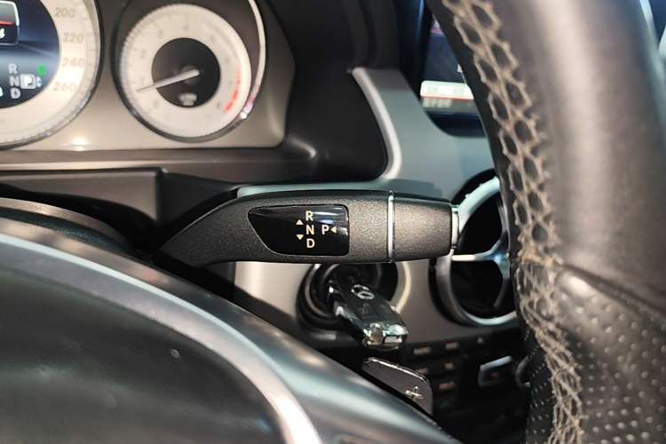 Used Mercedes-Benz GLK-Class 2015 GLK 260 4MATIC Fashion Edition Ultimate Version Gear Lever
