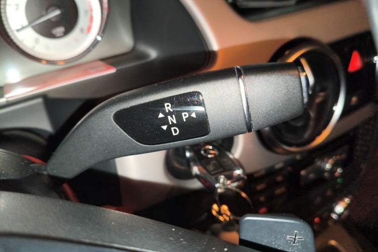 Used Mercedes-Benz GLK-Class 2015 GLK 260 4MATIC Fashion Edition Ultimate Version Gear Lever