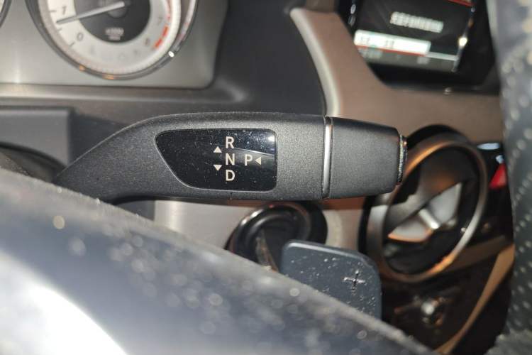 Used Mercedes-Benz GLK-Class 2015 GLK 260 4MATIC Dynamic Edition Ultimate Version Gear Lever