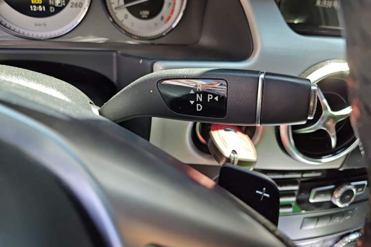 Used Mercedes-Benz GLK-Class 2015 GLK 260 4MATIC Dynamic Edition Ultimate Version Gear Lever