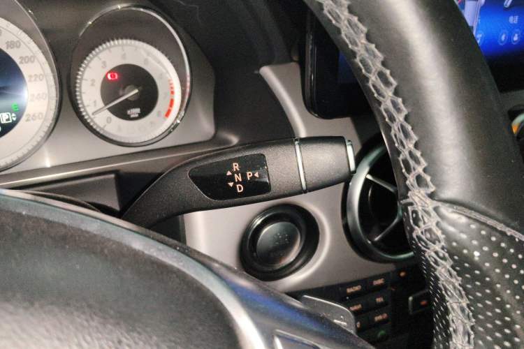 Used Mercedes-Benz GLK-Class 2015 GLK 300 4MATIC Fashion Edition Ultimate Version Gear Lever