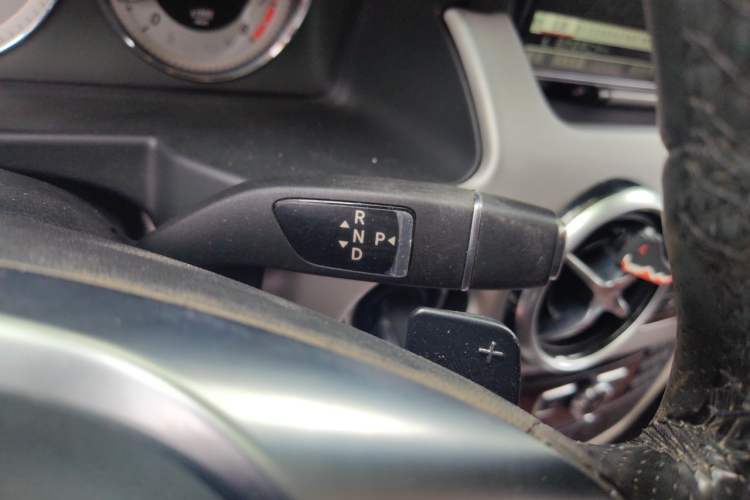 Used Mercedes-Benz GLK-Class 2015 GLK 260 4MATIC Dynamic Edition Ultimate Version Gear Lever