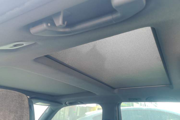 Used Mercedes-Benz GLK-Class 2015 GLK 260 4MATIC Dynamic Edition Ultimate Version Headliner