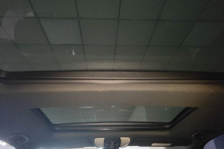 Used Mercedes-Benz GLK-Class 2015 GLK 260 4MATIC Dynamic Edition Ultimate Version Headliner