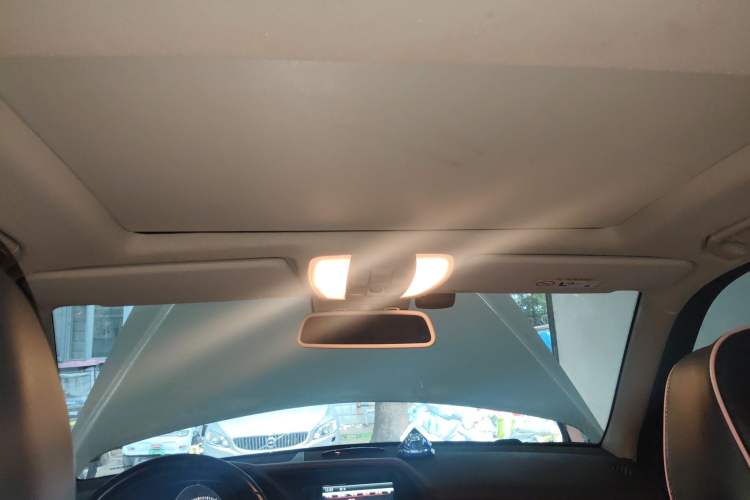 Used Mercedes-Benz GLK-Class 2015 GLK 300 4MATIC Fashion Edition Ultimate Version Headliner