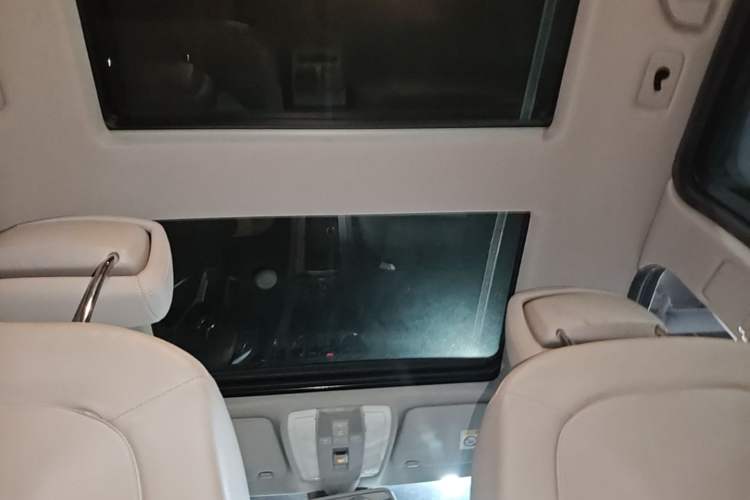 Used Mercedes-Benz GLK-Class 2015 GLK 260 4MATIC Dynamic Edition Ultimate Version Headliner