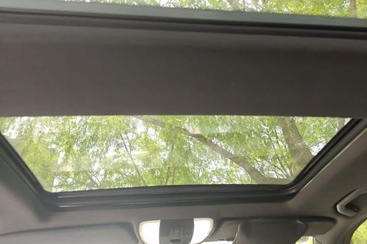 Used Mercedes-Benz GLK-Class 2015 GLK 260 4MATIC Dynamic Edition Ultimate Version Headliner