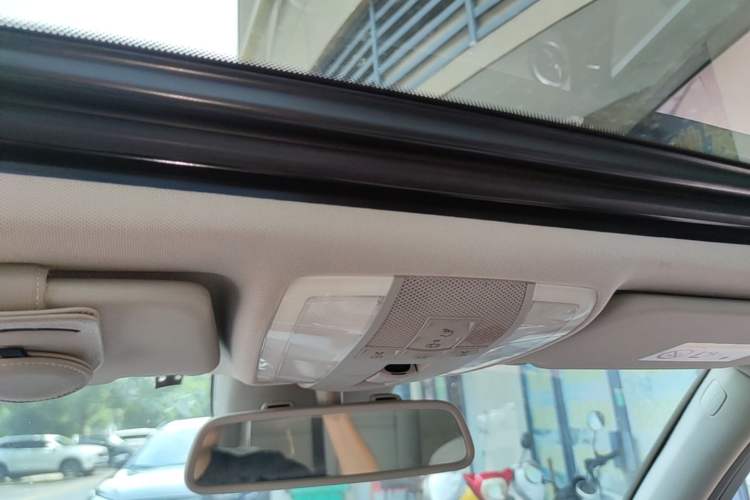 Used Mercedes-Benz GLK-Class 2015 GLK 260 4MATIC Fashion Edition Ultimate Version Headliner