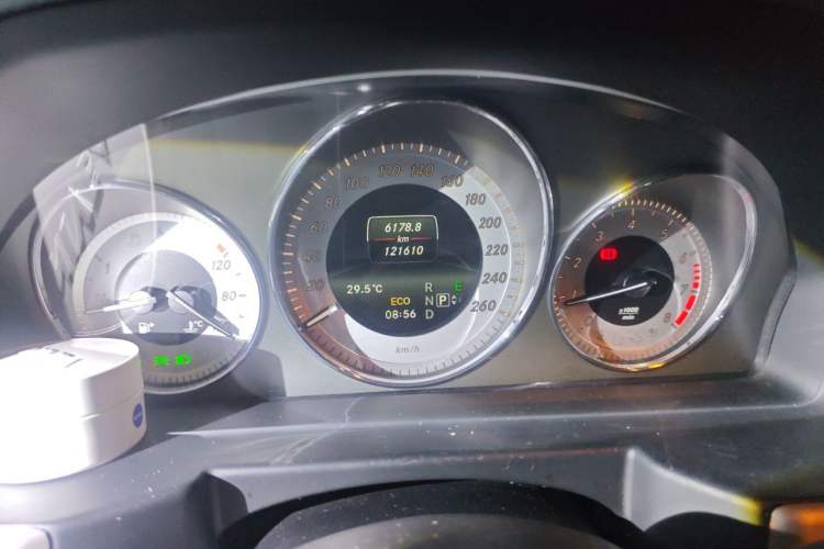 Used Mercedes-Benz GLK-Class 2015 GLK 260 4MATIC Fashion Edition Ultimate Version Instrument Cluster