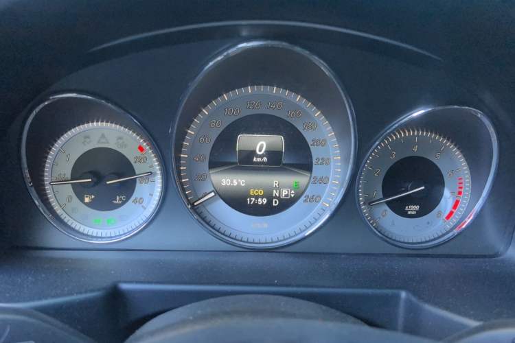 Used Mercedes-Benz GLK-Class 2015 GLK 260 4MATIC Fashion Edition Ultimate Version Instrument Cluster