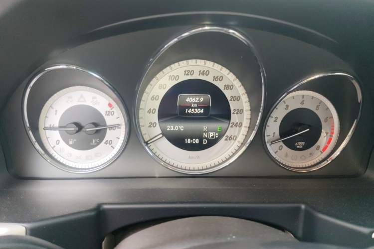 Used Mercedes-Benz GLK-Class 2015 GLK 300 4MATIC Fashion Edition Ultimate Version Instrument Cluster