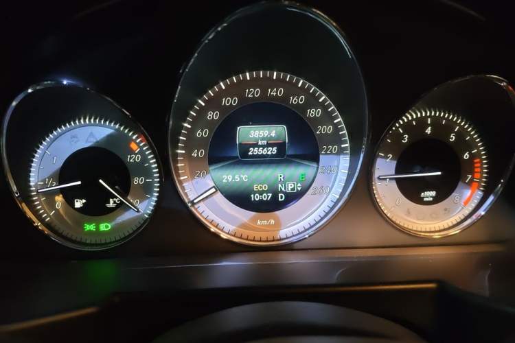 Used Mercedes-Benz GLK-Class 2015 GLK 260 4MATIC Dynamic Edition Ultimate Version Instrument Cluster