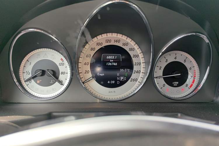 Used Mercedes-Benz GLK-Class 2015 GLK 300 4MATIC Fashion Edition Ultimate Version Instrument Cluster