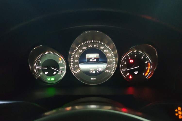 Used Mercedes-Benz GLK-Class 2015 GLK 260 4MATIC Fashion Edition Ultimate Version Instrument Cluster
