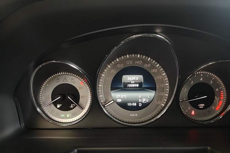 Used Mercedes-Benz GLK-Class 2015 GLK 300 4MATIC Fashion Edition Ultimate Version Instrument Cluster