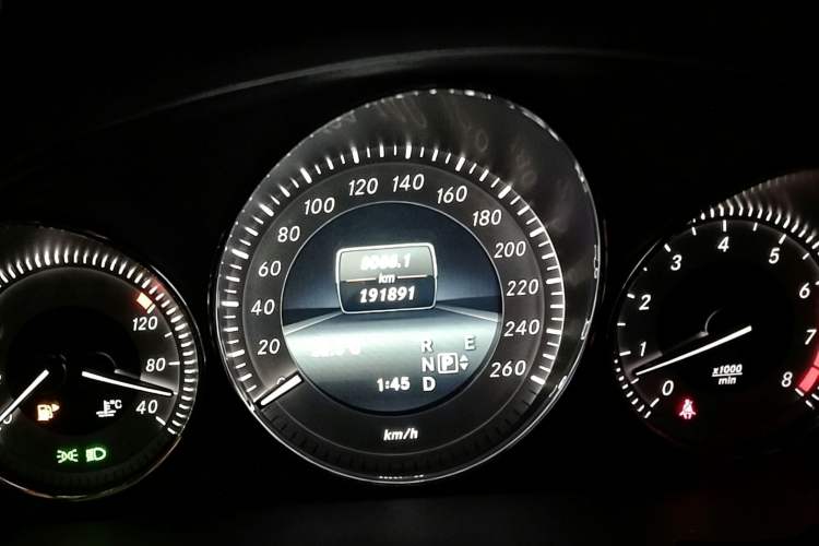 Used Mercedes-Benz GLK-Class 2015 GLK 300 4MATIC Fashion Edition Ultimate Version Instrument Cluster