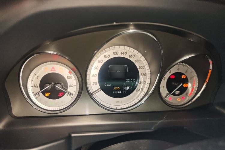 Used Mercedes-Benz GLK-Class 2015 GLK 260 4MATIC Fashion Edition Ultimate Version Instrument Cluster