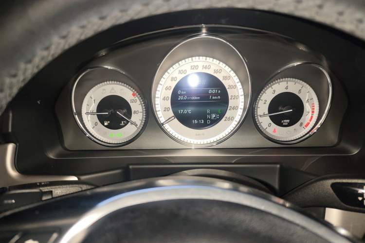 Used Mercedes-Benz GLK-Class 2015 GLK 260 4MATIC Fashion Edition Ultimate Version Instrument Cluster