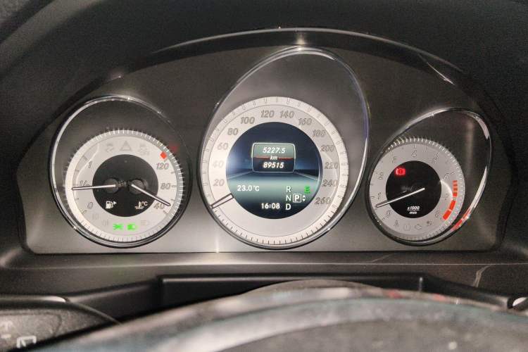 Used Mercedes-Benz GLK-Class 2015 GLK 300 4MATIC Fashion Edition Ultimate Version Instrument Cluster