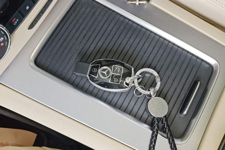 Used Mercedes-Benz GLK-Class 2015 GLK 300 4MATIC Fashion Edition Ultimate Version Interior 1