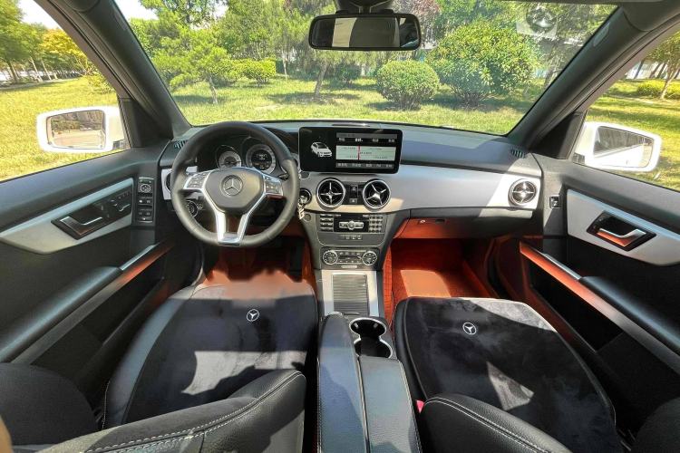 Used Mercedes-Benz GLK-Class 2015 GLK 260 4MATIC Dynamic Edition Ultimate Version Interior 1