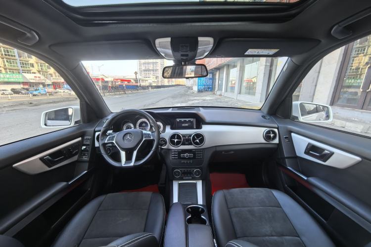 Used Mercedes-Benz GLK-Class 2015 GLK 260 4MATIC Dynamic Edition Ultimate Version Interior 1