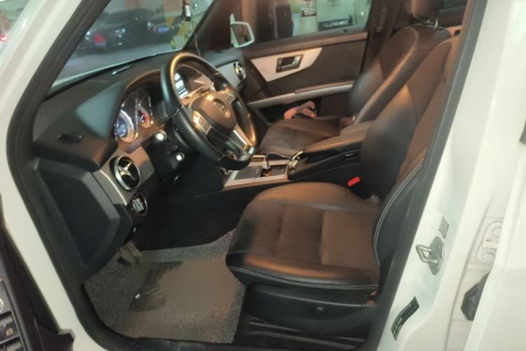Used Mercedes-Benz GLK-Class 2015 GLK 300 4MATIC Fashion Edition Ultimate Version Interior 1
