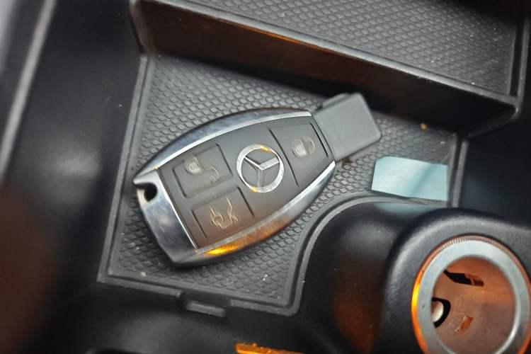 Used Mercedes-Benz GLK-Class 2015 GLK 300 4MATIC Fashion Edition Ultimate Version Interior 1