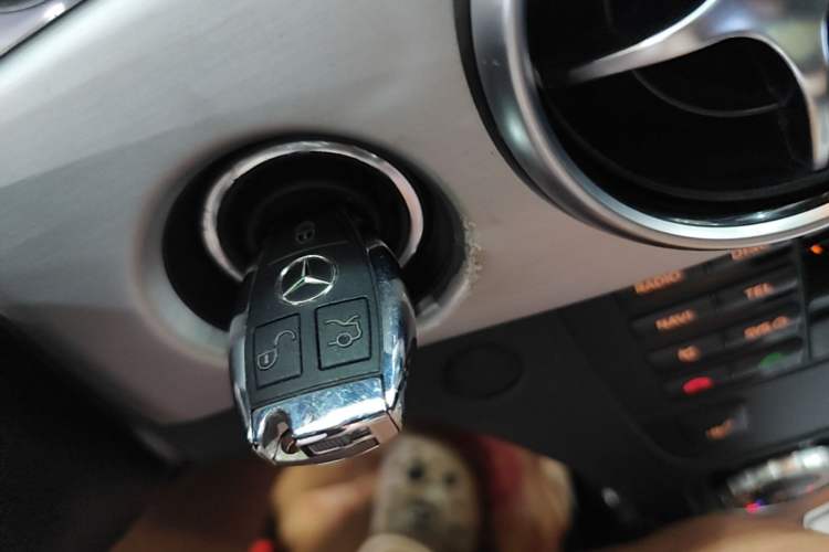 Used Mercedes-Benz GLK-Class 2015 GLK 260 4MATIC Fashion Edition Ultimate Version Interior 1