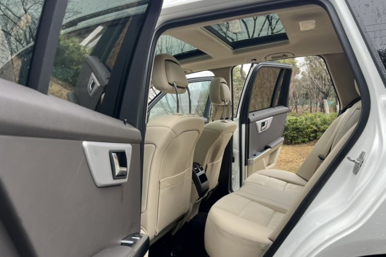 Used Mercedes-Benz GLK-Class 2015 GLK 300 4MATIC Fashion Edition Ultimate Version Interior 11