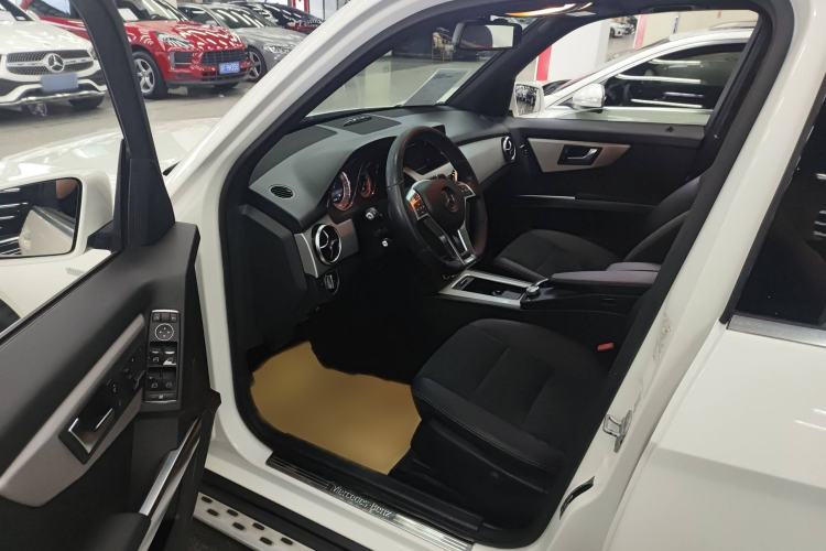 Used Mercedes-Benz GLK-Class 2015 GLK 260 4MATIC Dynamic Edition Ultimate Version Interior 2