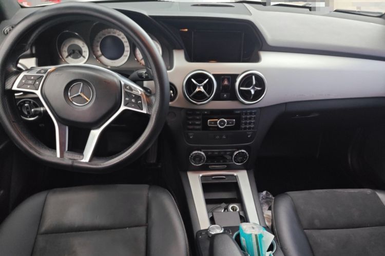Used Mercedes-Benz GLK-Class 2015 GLK 300 4MATIC Fashion Edition Ultimate Version Interior 2
