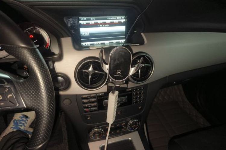 Used Mercedes-Benz GLK-Class 2015 GLK 300 4MATIC Fashion Edition Ultimate Version Interior 3