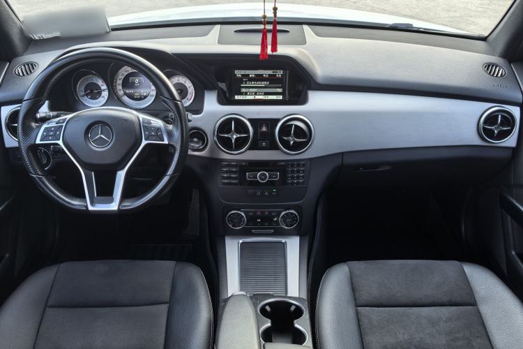 Used Mercedes-Benz GLK-Class 2015 GLK 260 4MATIC Dynamic Edition Ultimate Version Interior 3