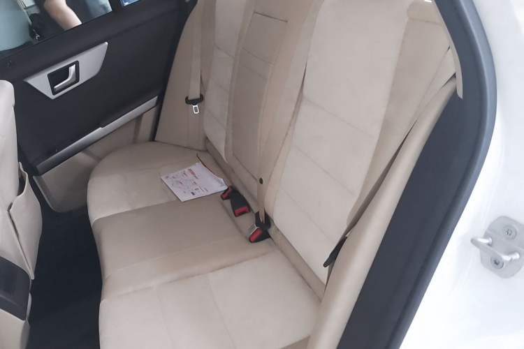 Used Mercedes-Benz GLK-Class 2015 GLK 300 4MATIC Fashion Edition Ultimate Version Interior 4