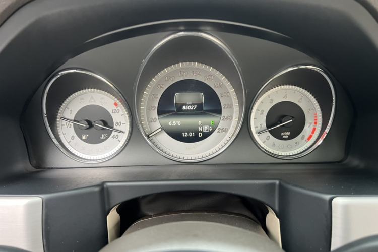 Used Mercedes-Benz GLK-Class 2015 GLK 300 4MATIC Fashion Edition Ultimate Version Interior 5