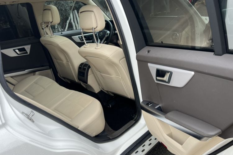 Used Mercedes-Benz GLK-Class 2015 GLK 300 4MATIC Fashion Edition Ultimate Version Interior 6
