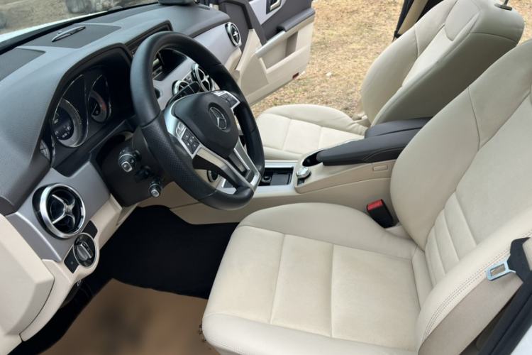 Used Mercedes-Benz GLK-Class 2015 GLK 300 4MATIC Fashion Edition Ultimate Version Interior 8