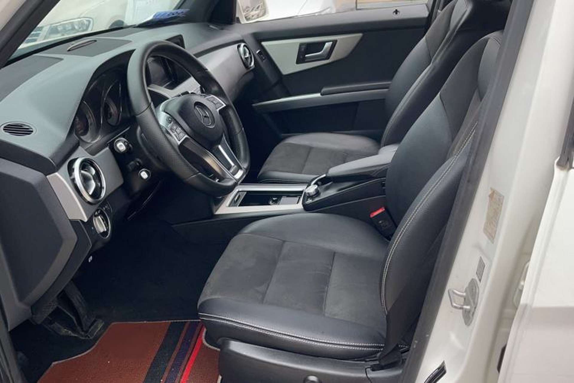 Used Mercedes-Benz GLK-Class 2015 GLK 260 4MATIC Dynamic Edition Ultimate Version Left Front Seat