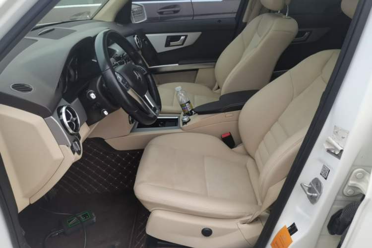 Used Mercedes-Benz GLK-Class 2015 GLK 260 4MATIC Dynamic Edition Ultimate Version Left Front Seat