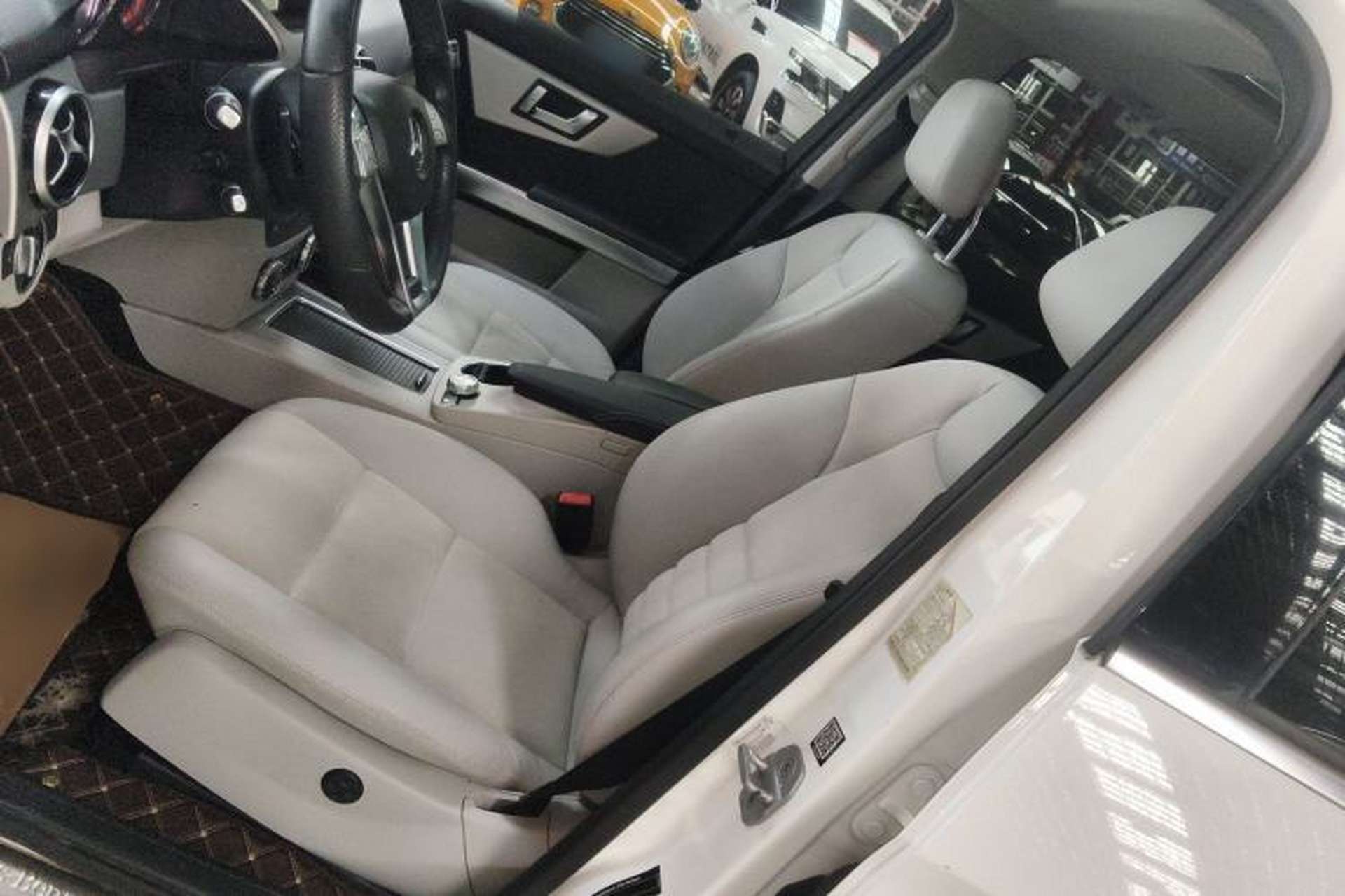 Used Mercedes-Benz GLK-Class 2015 GLK 300 4MATIC Fashion Edition Ultimate Version Left Front Seat