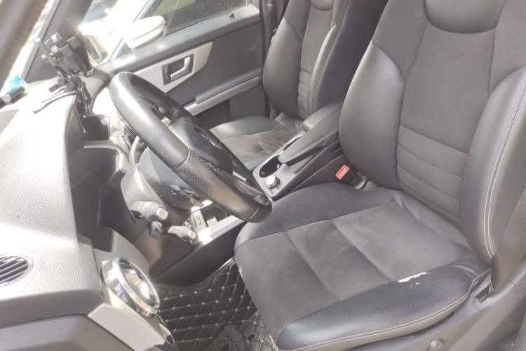 Used Mercedes-Benz GLK-Class 2015 GLK 260 4MATIC Dynamic Edition Ultimate Version Left Front Seat