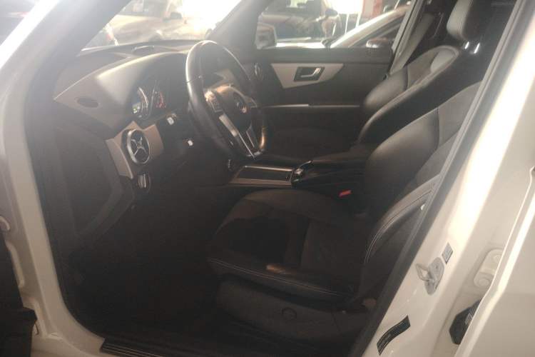 Used Mercedes-Benz GLK-Class 2015 GLK 260 4MATIC Dynamic Edition Ultimate Version Left Front Seat