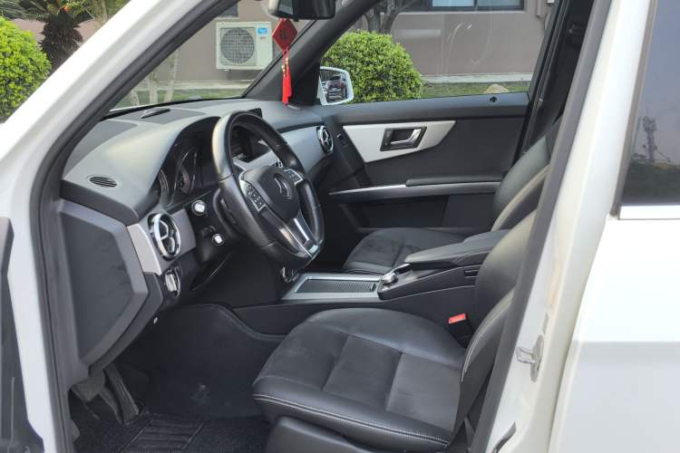 Used Mercedes-Benz GLK-Class 2015 GLK 260 4MATIC Dynamic Edition Ultimate Version Left Front Seat