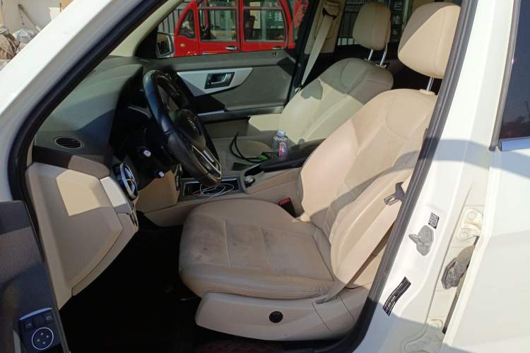 Used Mercedes-Benz GLK-Class 2015 GLK 260 4MATIC Dynamic Edition Ultimate Version Left Front Seat