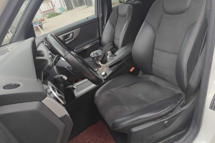 Used Mercedes-Benz GLK-Class 2015 GLK 260 4MATIC Dynamic Edition Ultimate Version Left Front Seat