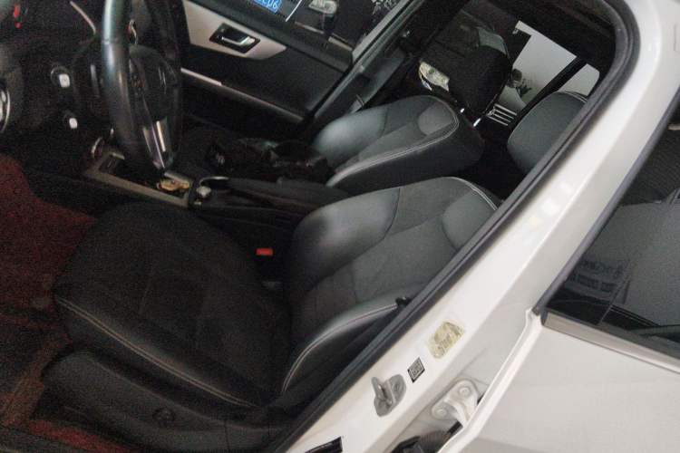 Used Mercedes-Benz GLK-Class 2015 GLK 300 4MATIC Fashion Edition Ultimate Version Left Front Seat