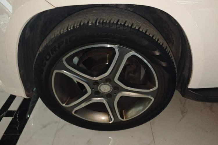 Used Mercedes-Benz GLK-Class 2015 GLK 300 4MATIC Fashion Edition Ultimate Version Left Front Wheel Hub