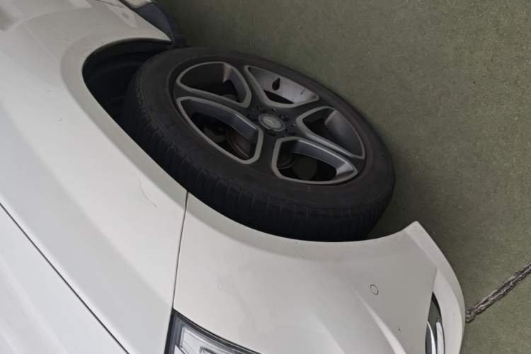 Used Mercedes-Benz GLK-Class 2015 GLK 300 4MATIC Fashion Edition Ultimate Version Left Front Wheel Hub