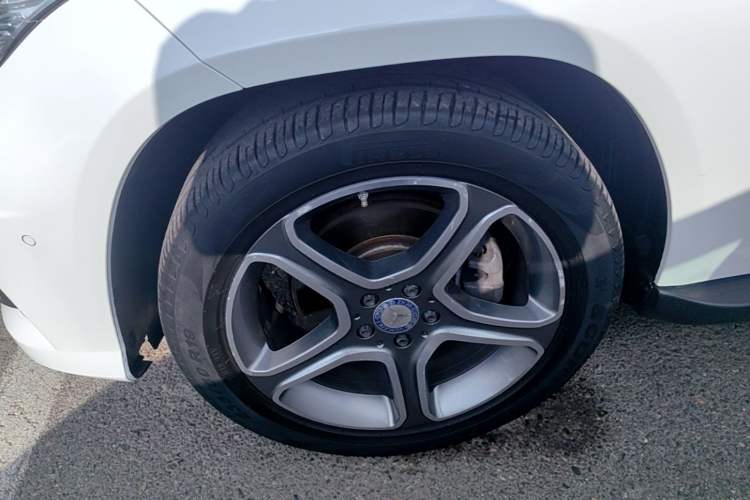 Used Mercedes-Benz GLK-Class 2015 GLK 300 4MATIC Fashion Edition Ultimate Version Left Front Wheel Hub